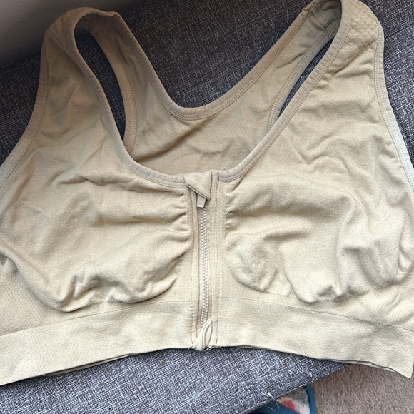 Bundle of Front-Closure Bras - Picture 8 of 10